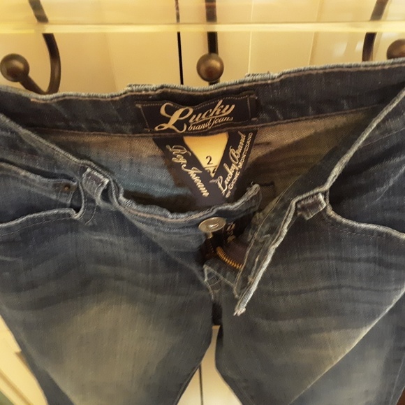 Size 2 Lucky Brand Blue Jeans - Picture 5 of 5